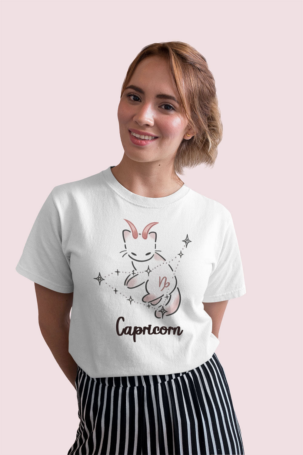 Customizable Capricorn Zodiac Cat Graphic T-Shirt – Astrology-Inspired Women’s Tee