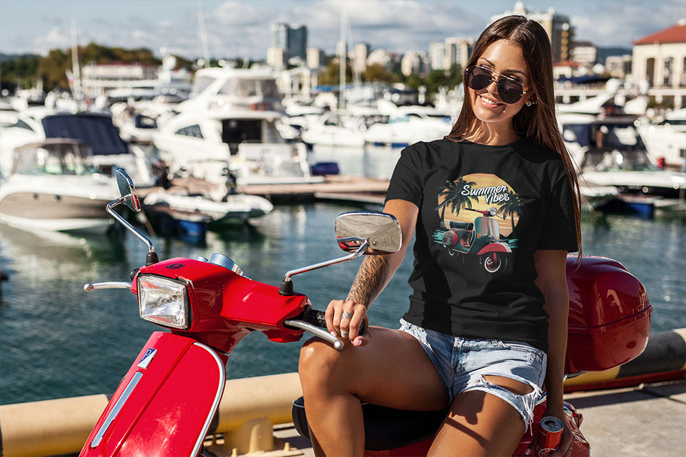 Women’s Summer Vibes Graphic T-Shirt