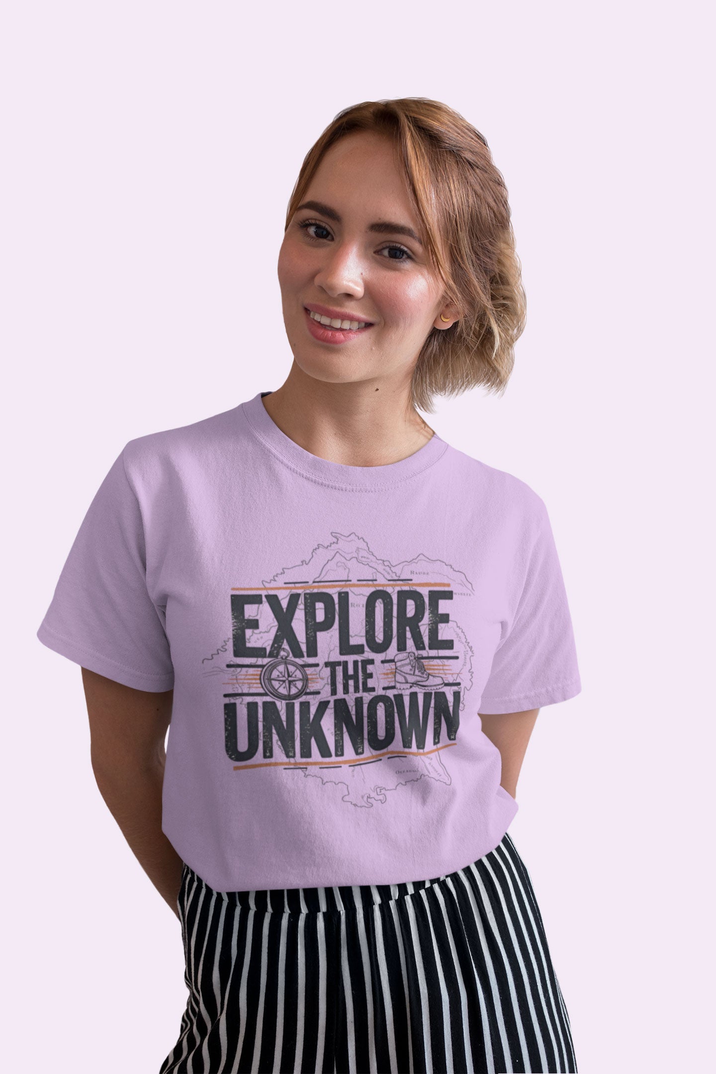 Explore the Unknown Women’s Graphic Tee – Adventure Lavender Coloured T-Shirt for Hiking & Travel